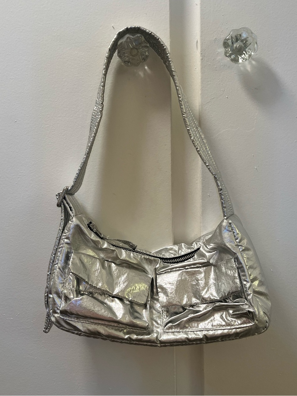 Baggu Metallic Cargo Shoulder Bag in Silver